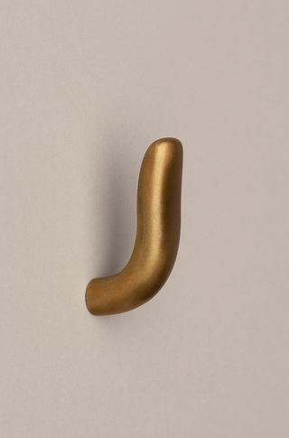 Iris Hook, Amber Brass